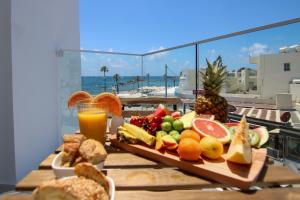 Phaedrus Living: Seaside Luxury Flat Lighthouse 74