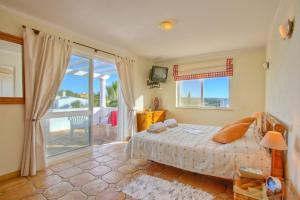 Villa Flor by Villa Plus