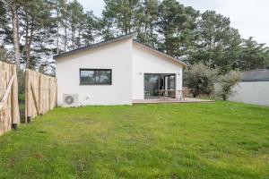 Maisons de vacances Une belle maison ouverte sur le jardin, pres de la mer : photos des chambres