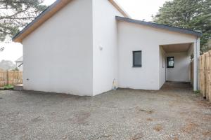 Maisons de vacances Une belle maison ouverte sur le jardin, pres de la mer : photos des chambres