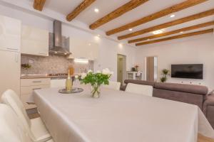 Apartmani Bonaca - 10m to the sea
