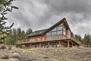 Spacious, Luxe Cabin with Mtn Views, Sauna and More!