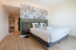 Hotels Campanile Smart Lyon Est - Eurexpo Bron Aviation : Chambre Triple avec 1 Lit Double et 1 Lit Simple - Nouvelle Génération
