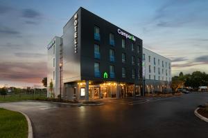 Hotels Campanile Smart Lyon Est - Eurexpo Bron Aviation : photos des chambres