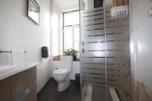 Romantic Chiado 7 -Private small single room with No Outside Window