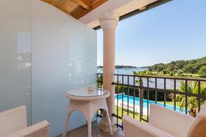 One-Bedroom Apartment with Balcony and Sea View (2 Adults) room in Apartments Fiorido