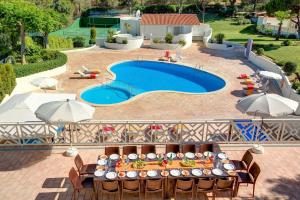 Villa Beirais by Villa Plus