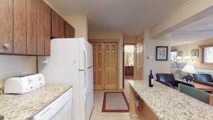 Laurelwood Condominiums 104