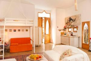 Luna - Eco Retreat Finca Artis Tirma