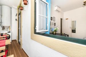 Retro M2 R4 - Lovely Double Room with Shared Bathroom