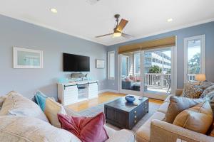 Three Bedroom Apartment room in Cool Corner