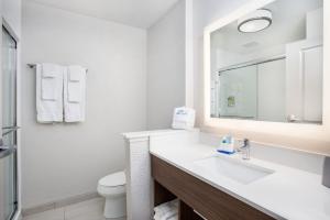 Leisure King Room - Non-Smoking room in Holiday Inn Express & Suites - Lexington W - Versailles an IHG Hotel