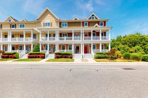 Bayside Resort - 36360 Azalea