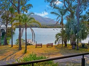 H2O Holiday Apartments Unit 13 - Comboyne