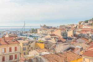 Cannes Stunning sea and old town view for our full comfort 3 BR with balcony by Olam Properties