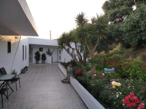 Golden Sun Apartments