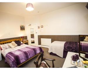 Parasol Weston Guest House