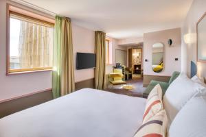 Hotels Aiden by Best Western @ Clermont-Ferrand : Suite Junior Lit Queen-Size