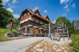Authentic Countryside Villa with Hot tub - Sromlje