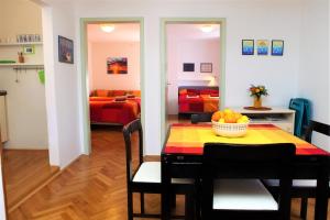 Prostoren apartma v srcu Pirana - Spacious Apartment in the Heart of Piran