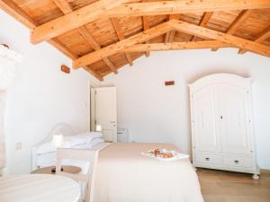 Chambre Lit King-Size - Vue sur Piscine