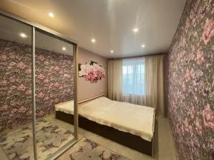 Квартира с раздельными комнатами, левый берег, пр Правды, Ул Калиновая - Samarovka