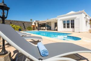 VILLA ALKI by Buenavilla