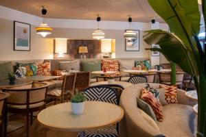 Hotels Novotel Suites Nice Airport : photos des chambres