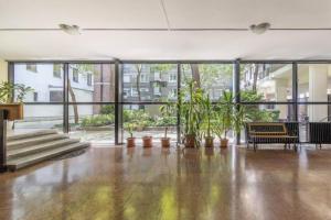 SANDRA APARTMENT CLOSE TO CHAIN BRIDGE