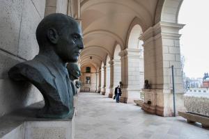 SANDRA APARTMENT CLOSE TO CHAIN BRIDGE