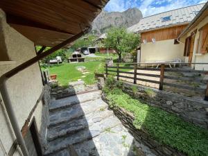 Appartements LE CHARDON Bel appartement avec terrasse dans vieille ferme de montagne renovee : photos des chambres