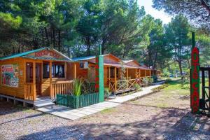 Saranda Beach Bungalow