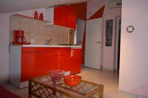 Apartment in Vrsi with Balcony, Air conditioning, Wi-Fi (4824-6)