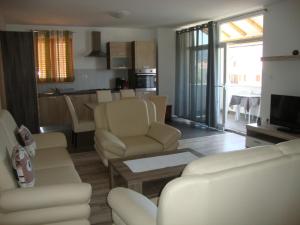 Apartment Cres 4496-1 