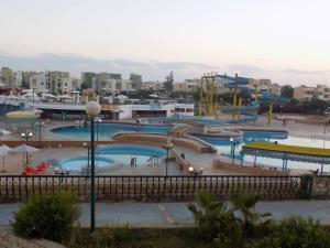 ch2 C21 ground chalet without a lounge terrace and bourgeois pool side