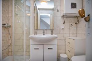 Studio Apartment Bell