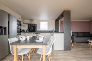 Chalet pour 6, résidence de vacances avec piscine