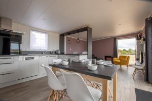 Chalet pour 6, résidence de vacances avec piscine