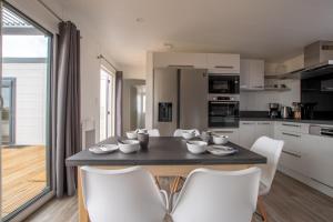 Chalet pour 6, résidence de vacances avec piscine