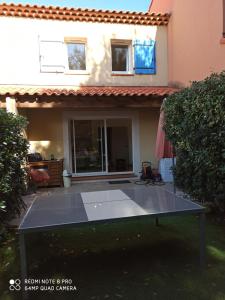 CARRO PROCHE MER MAISON DANS RESIDENCE 3 étoiles avec piscine et tennis