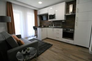 True Gem at the Airport by NeWave