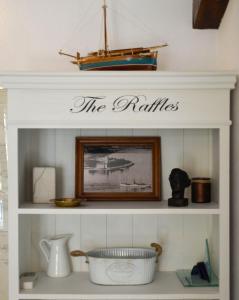 ISSA Holiday Home - 3 Min Walk to Beach