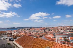 Lisbon Panoramic View -3Bedrs+3Baths+ Balconies+AC