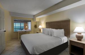 Oceanfront King Executive Suite room in Beach Colony Resort