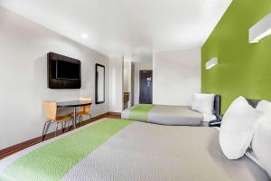 Motel 6-Moriarty, NM