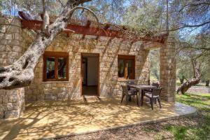 Stonehouse in Olives