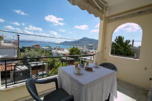 Aias luxury apartment Salamina Greece