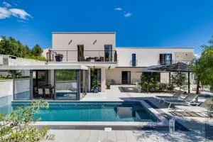 Luxury VILLA CECILIA with 4 en-suite bedrooms located 250m from the beach in Podstrana, max 8 people - Bajnice