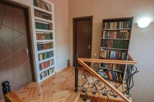 Neli & Zaal Guest House