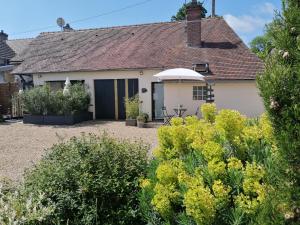 Maisons d'hotes Le Clos du 51 - Chambres d'hotes : Chambre Familiale avec Salle de Bains Privative